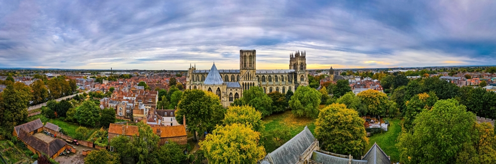 York Minster och taken i York sedda från luften