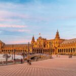 Var ska man bo i Spanien? De 14 bästa områdena & bra hotell
