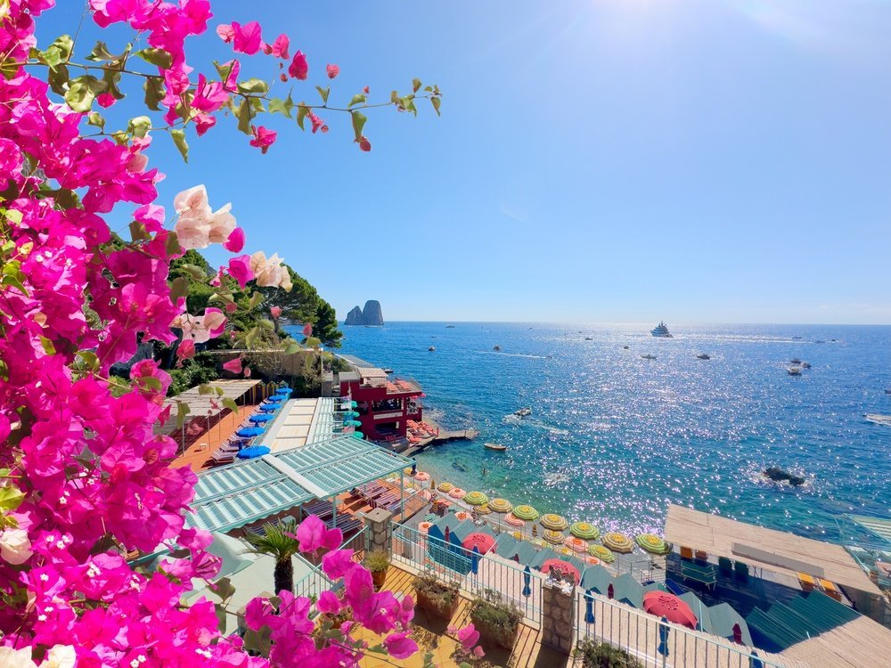 Viken och stranden vid Marina Piccola på Capri